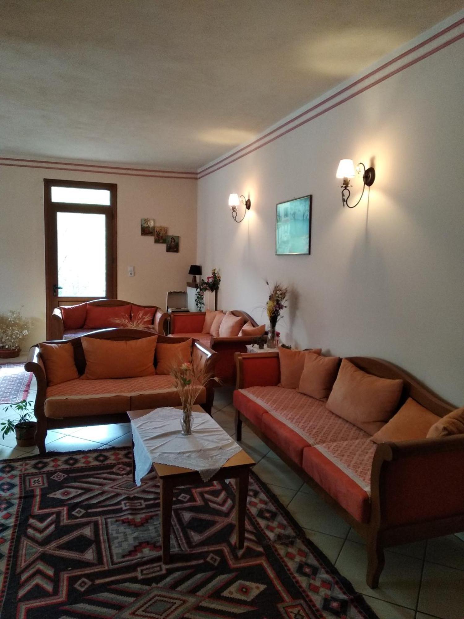 Hotel To Spiti Tis Irinis Vitina Exterior foto