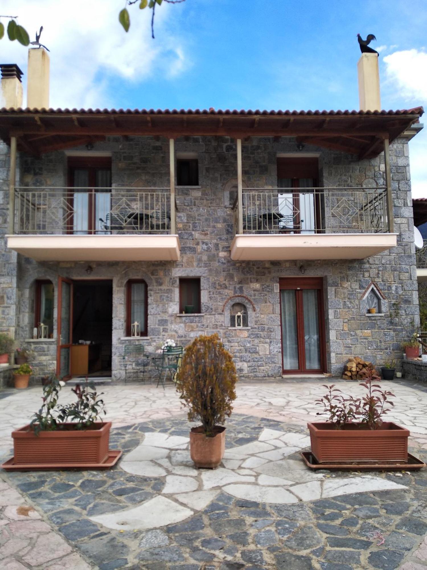 Hotel To Spiti Tis Irinis Vitina Exterior foto